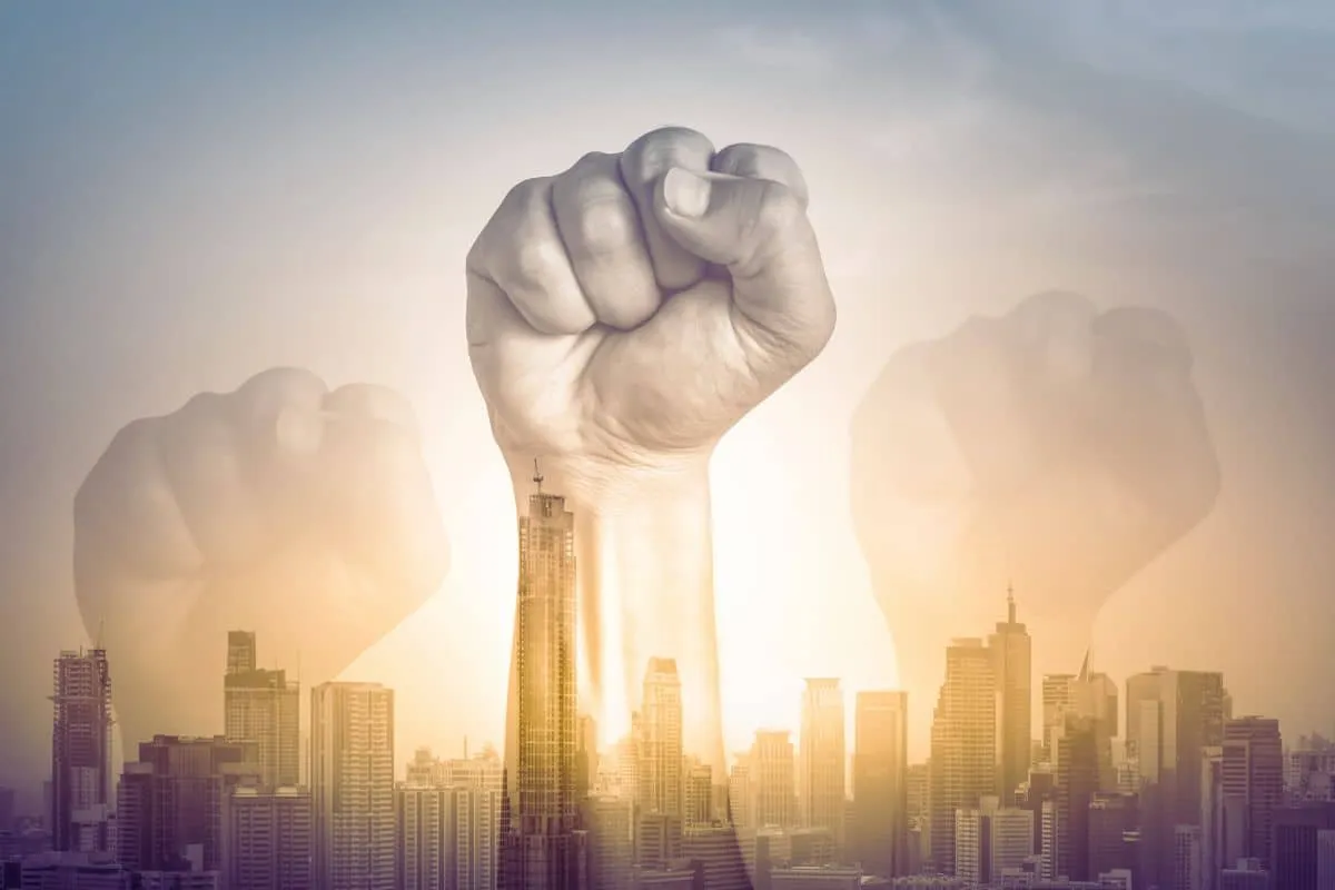 une-equipe-diversifiee-de-professionnels-discute-et-planifie-la-revolution-de-la-formation-en-entreprise-lors-dun-comite-pilote-par-les-membres
